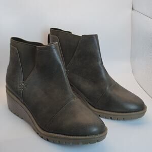 93 Vintage Women's Ankle Boots Size 10 M Olive Green Wedge Chelsea Lug Sole